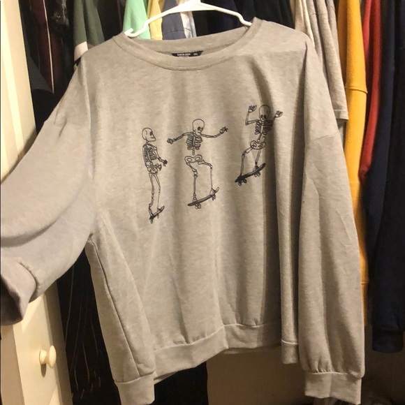 SHEIN Tops - Spooky Sweatshirt